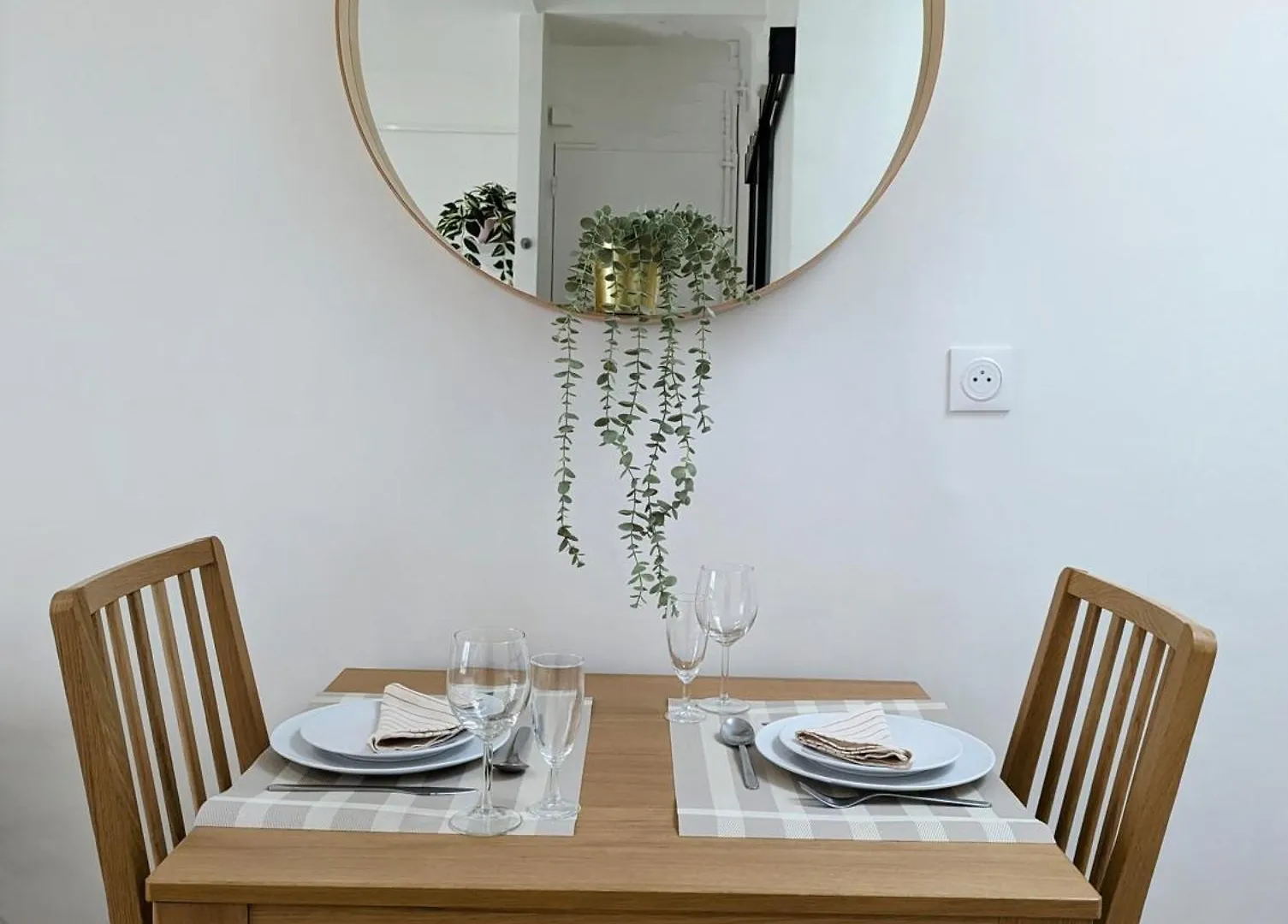 Paris Oasis: One Bedroom Studio For Two Next To The Eiffel Tower